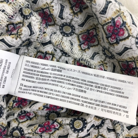 Hollister- cozy summer time relaxed shorts size: S - Picture 8 of 9